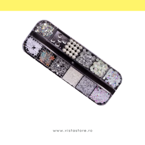 Mix de elemente decorative: pietre, perle, fulgi de nea